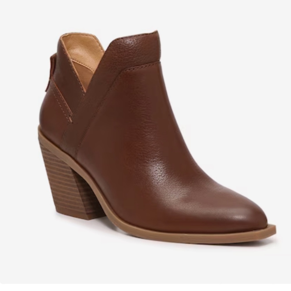 New in Original Box Crown Vintage Women Boots